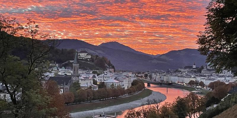 Landskap i Salzburg mot solnedgång